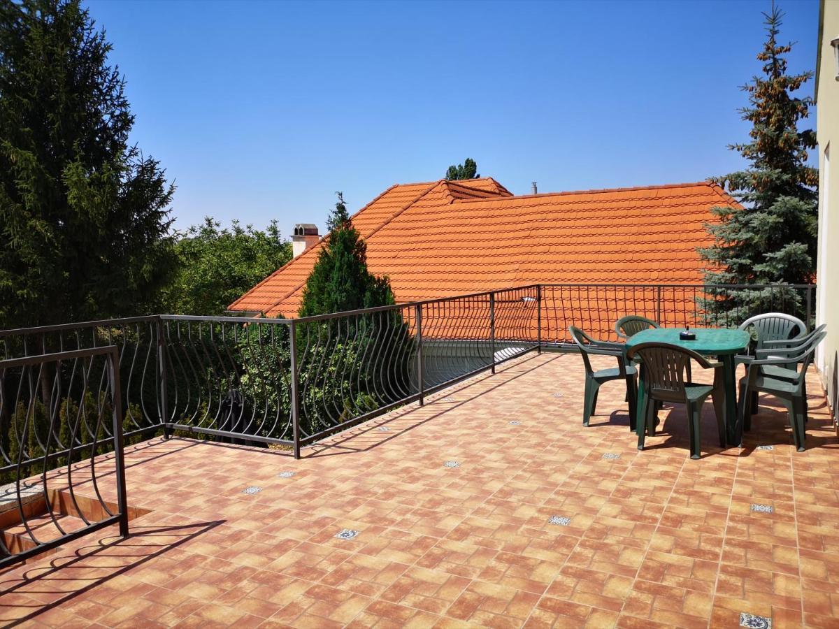 Zöldház Panzió Gyenesdiás Exterior foto