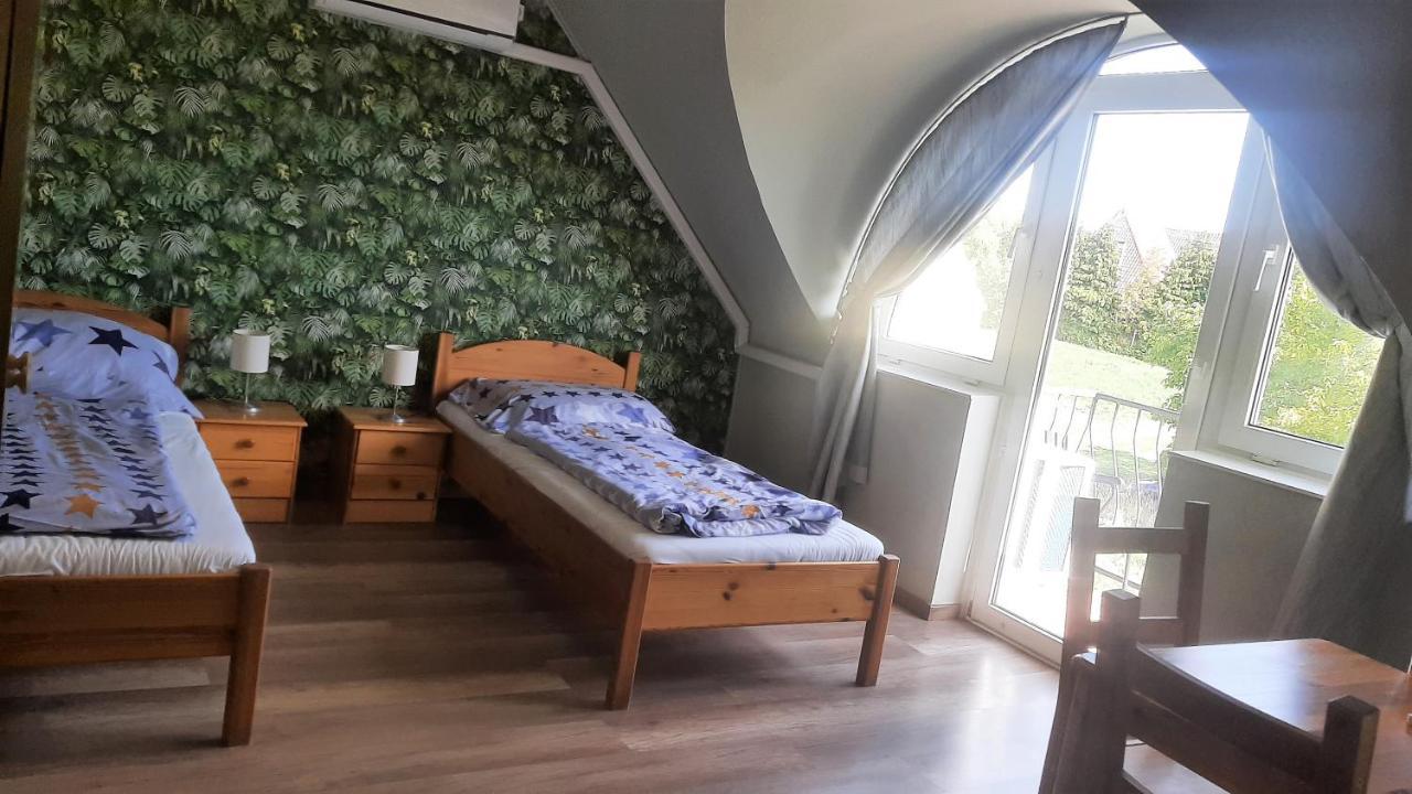 Zöldház Panzió Gyenesdiás Exterior foto